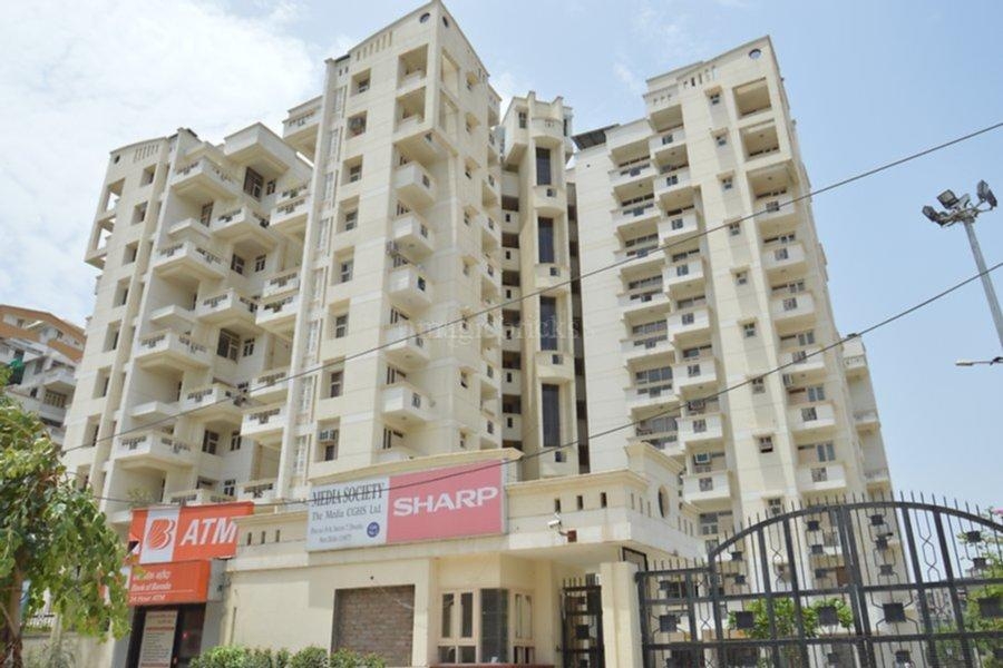 3 BHK flat for rent in Media CGHS Sector 7 Dwarka, Delhi